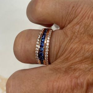 Blue topaz / Diamond ring